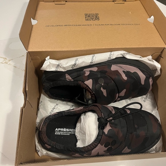 Apres Research Slipper - Picture 3 of 5